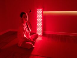 red lgiht therapy, red light therapy pospartum, red light therapy seasonal affective disorder, red light therapy photobiomodulation, red light laser therapy, red light therapy thyroid, how much does red light therapy cost, does red light therapy work, is red light therapy expensive,