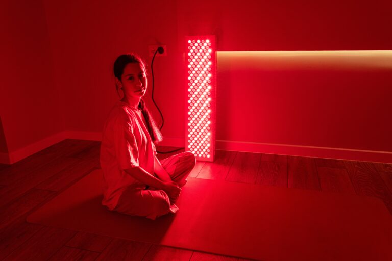 red lgiht therapy, red light therapy pospartum, red light therapy seasonal affective disorder, red light therapy photobiomodulation, red light laser therapy, red light therapy thyroid, how much does red light therapy cost, does red light therapy work, is red light therapy expensive,