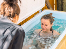 холодные погружения, женщины, погружение в холодную воду