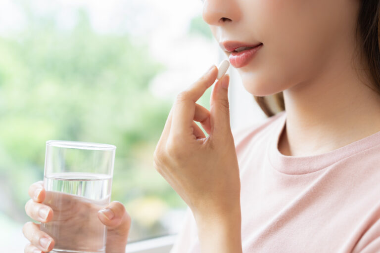 low dose naltrexone, low dose naltrexone pms, low dose naltrexone thyroid, low dose naltrexone premenstrual syndrome, low dose naltrexone endometriosis, low dose naltrexone endo, low dose naltrexone PCOS, low dose naltrexone polycystic ovary syndrome,