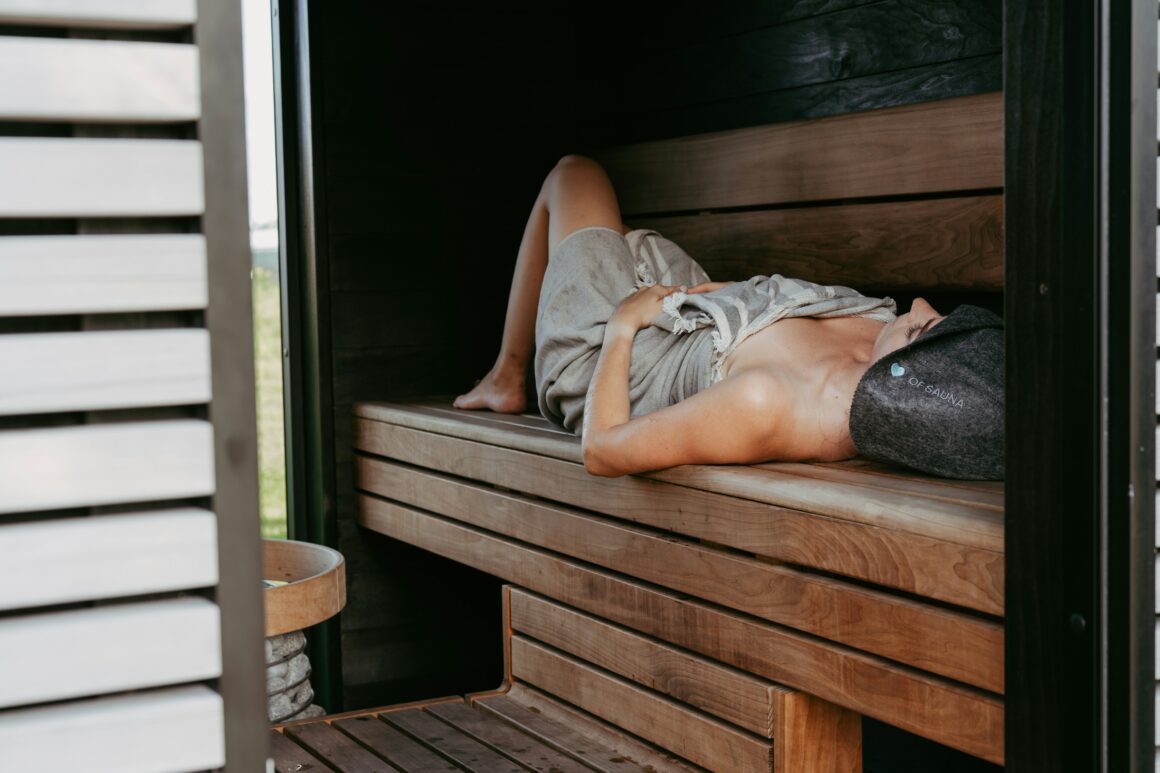 sauna, health benefits, women, healthy