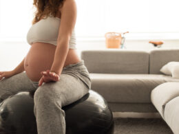 exercices de base pendant la grossesse, abdominaux, abdominaux pendant la grossesse